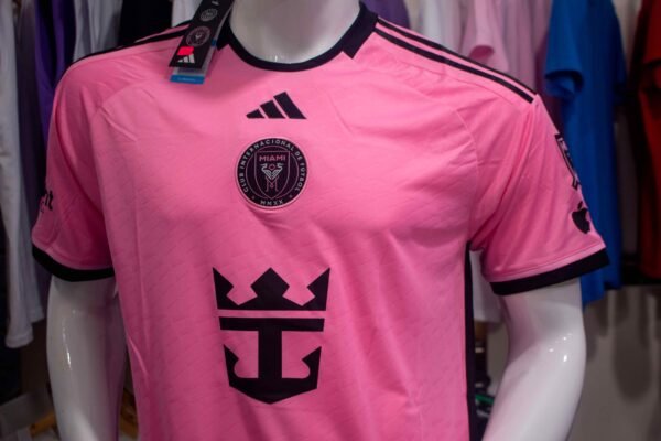 x Camiseta Inter de Miami Alt. Messi (Rosa) - Imagen 4